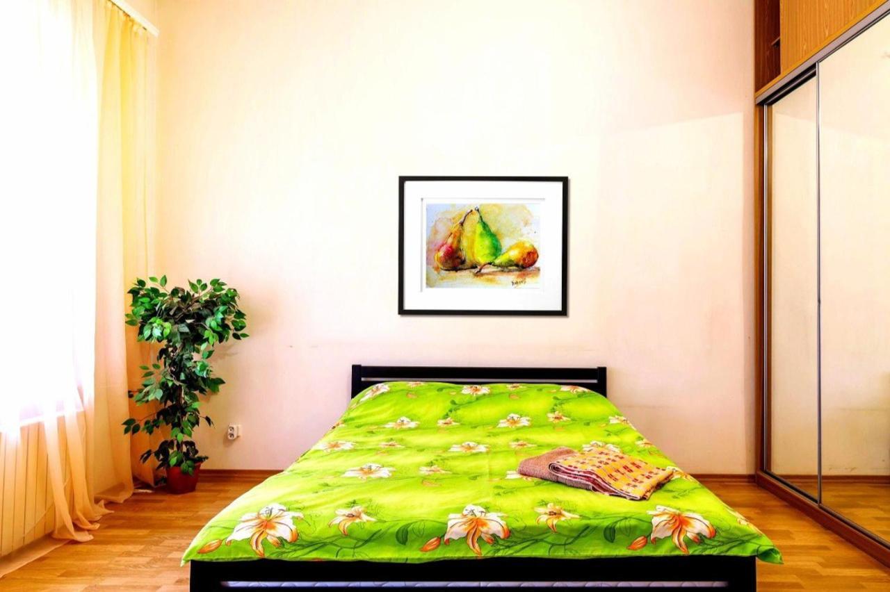 Large Apartment In The Center دنيبروبيتروفسك المظهر الخارجي الصورة
