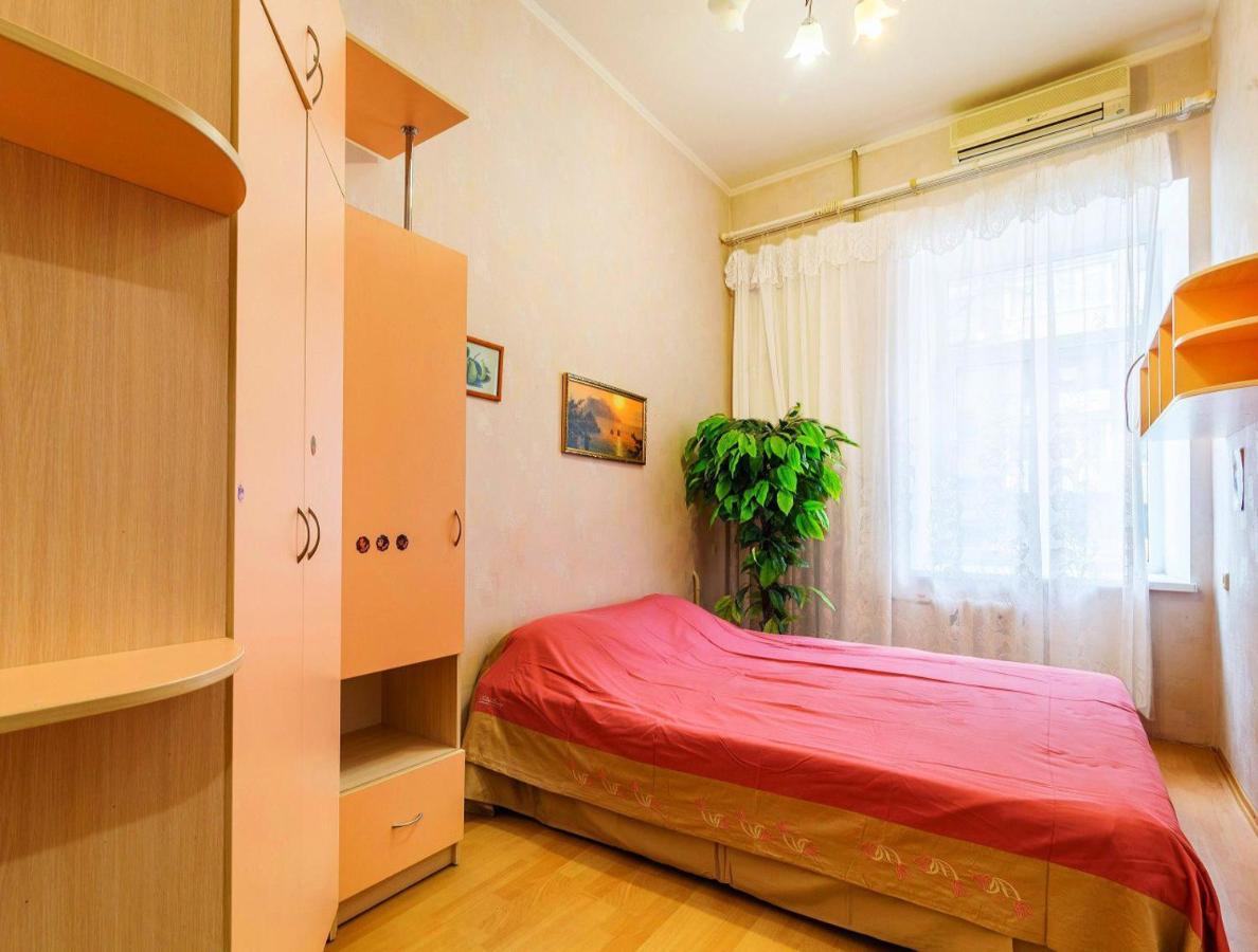 Large Apartment In The Center دنيبروبيتروفسك المظهر الخارجي الصورة